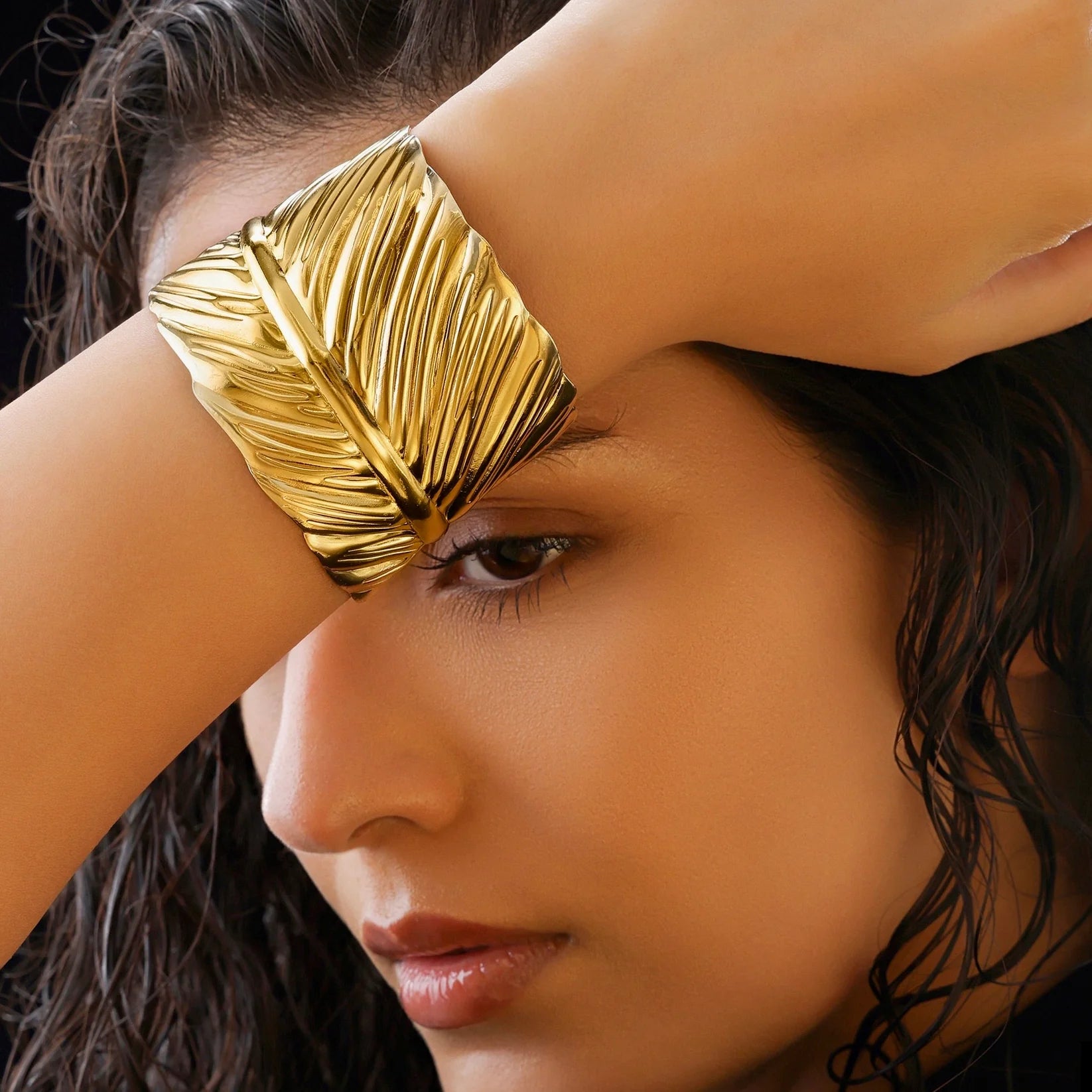 Anti-Tarnish Golden Leaf Bangle Bracelet (Adjustable Size)